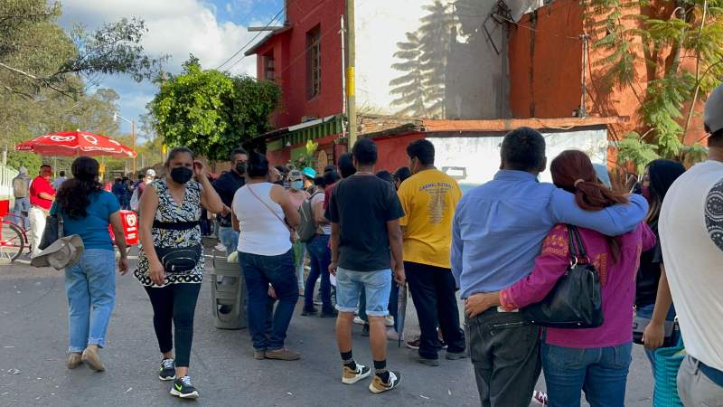 Desorganización de Bienestar Oaxaca genera falta de vacunas, caos y enojo