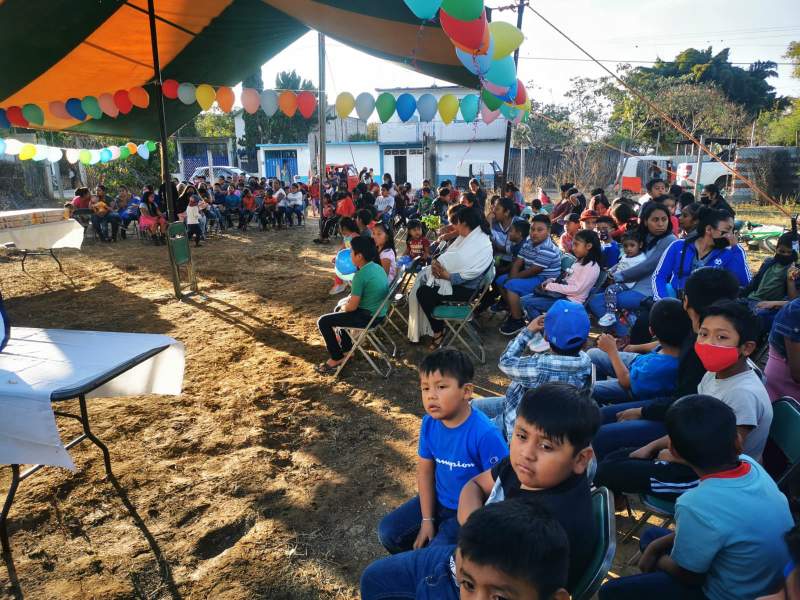 Autoridades Municipales de 6 comunidades y Compañía Minera Cuzcatlán entregaron juguetes a más de 20 mil niñas y niños de Oaxaca