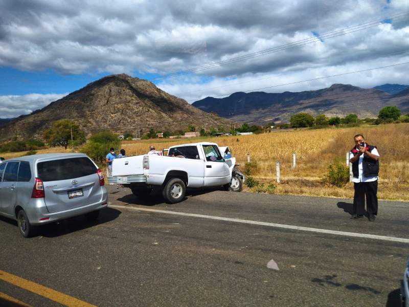 Huye chofer de Telmex tras provocar accidente que dejó un muerto en Oaxaca