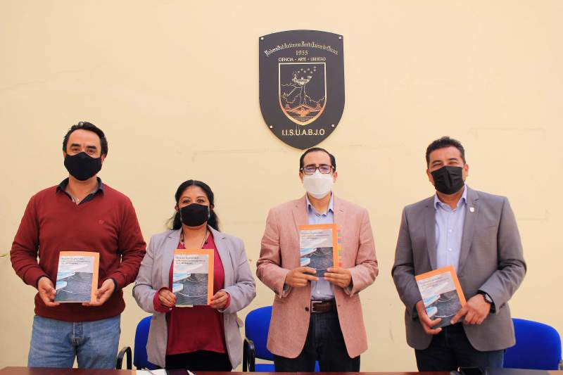 La UABJO presenta libro “Derechos de propiedad y gobernanza en el megaproyecto del CIP Huatulco”