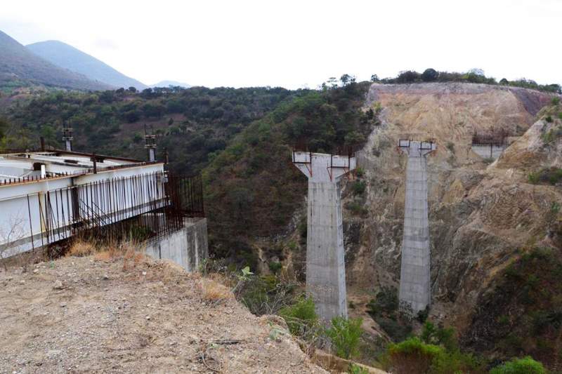 Registra autopista Oaxaca- Costa un avance del 74.64%