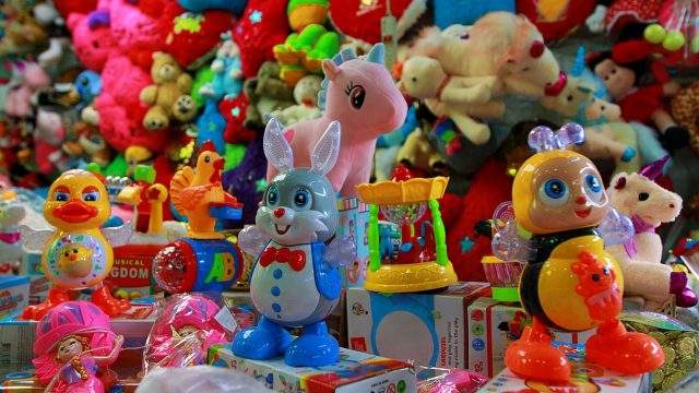 Empresarios estiman ventas por 25,000 mdp en juguetes, videojuegos y ropa por Día del Niño