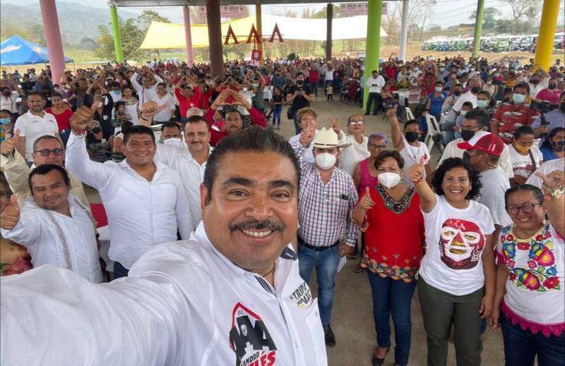 Seré gobernador de las ocho regiones de Oaxaca”, afirma Alejandro Avilés en la región de la Cuenca