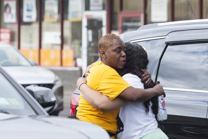 Pistolero mata a 10 en Buffalo Supermarket en ataque racista