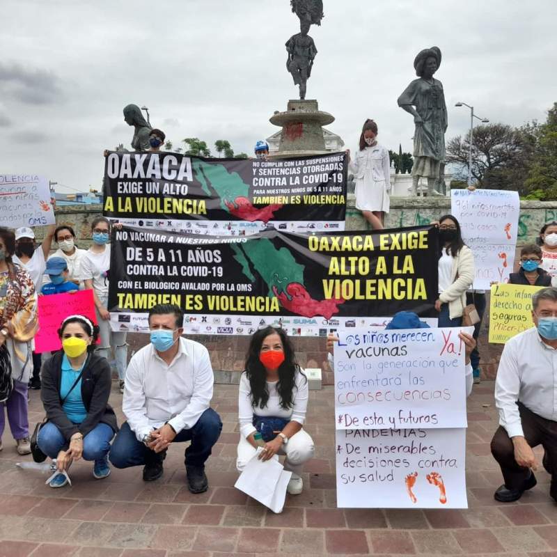 Reclaman vacunación anticovid para menores en Oaxaca