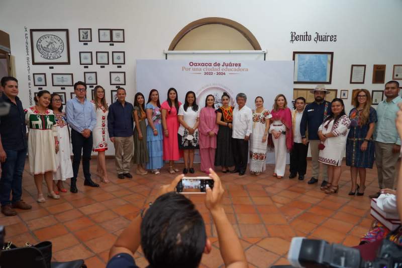 Oaxaca de Juárez firma Hermanamiento con Atlixco (Puebla), y Cozumel,(Quintana Roo) y Convenio de Colaboración con Los Cabos, Baja California Sur.