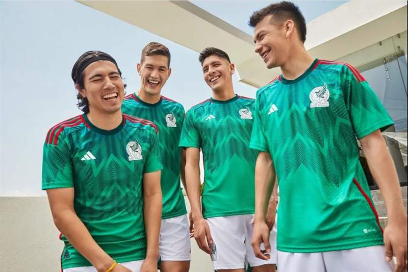 Presentan playera verde de la Selección Mexicana
