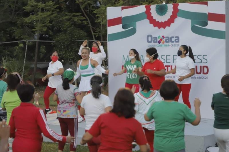 Celebra la Secretaría de Administración de Oaxaca el Mes Patrio en parques públicos