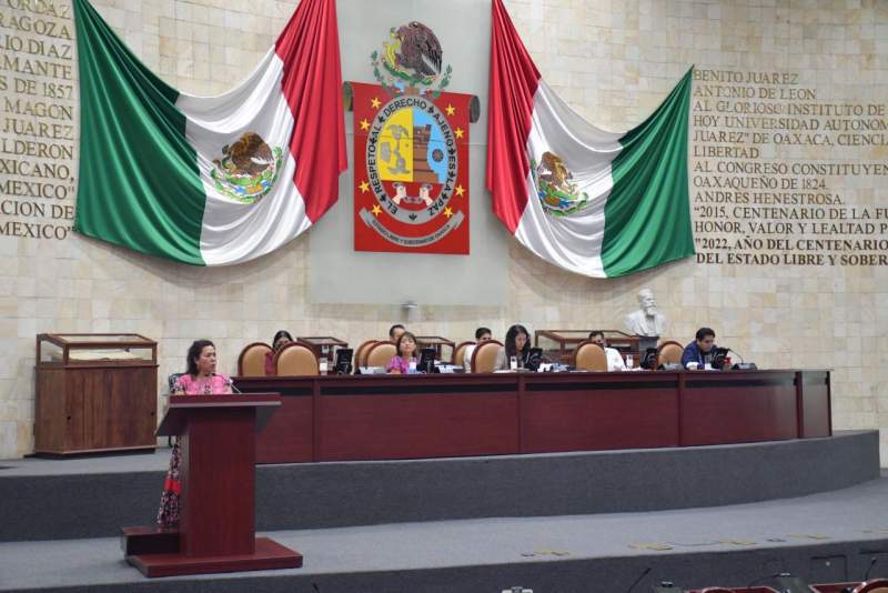 Agilizar tránsito de migrantes varados en Oaxaca, solicitan en el Congreso local
