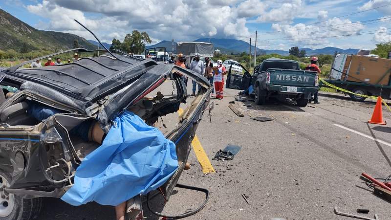 Fatal accidente en Oaxaca deja dos muertos y un herido