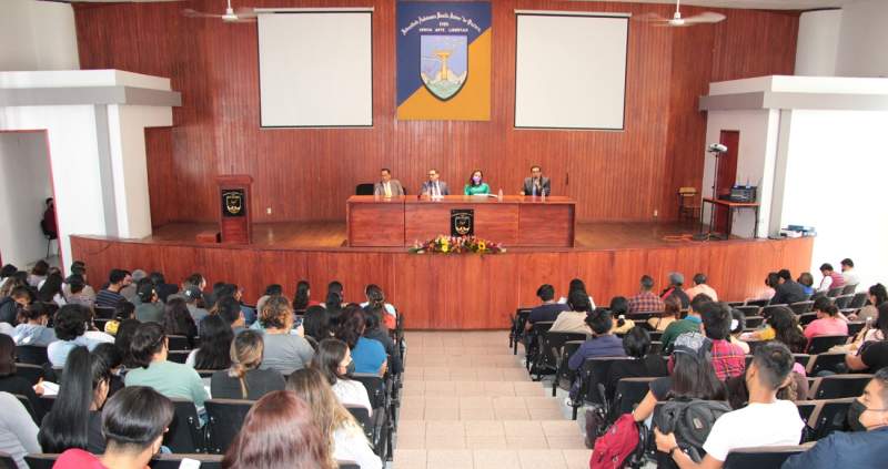 Imparte Poder Judicial de Oaxaca capacitación sobre audiencias penales a estudiantes de la UABJO