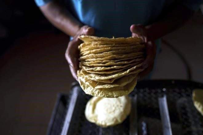 Pese acuerdo contra inflación, sube precio de la tortilla