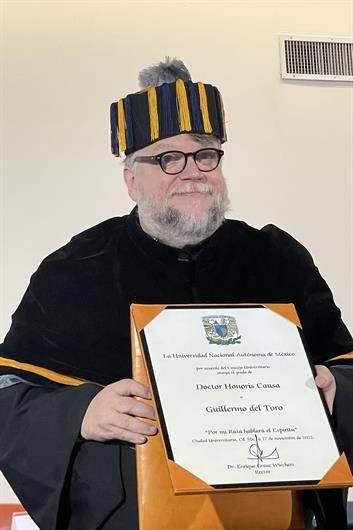 Recibe Guillermo del Toro Doctorado Honoris Causa de la UNAM