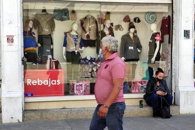 Buscan mexicanos comprar más ropa en fin de año