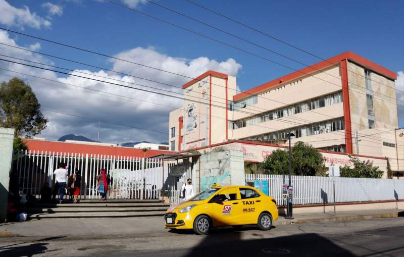 Los hermanos con síntomas de rabia tuvieron atención médica en tres ocasiones antes de ser hospitalizados en Oaxaca