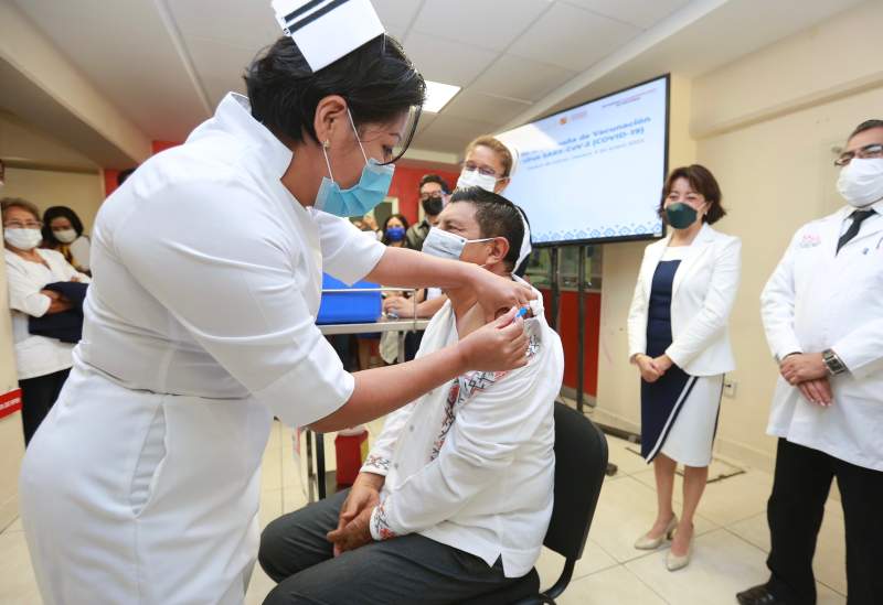 Arranca Salomón Jara Campaña de vacunación contra el virus SARS-CoV-2