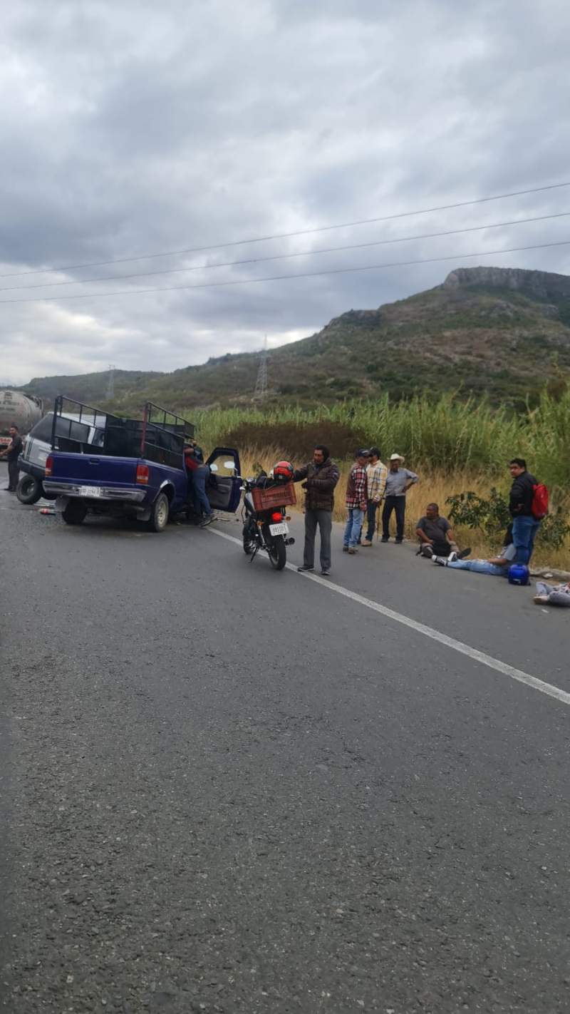 Otro fatal choque en Oaxaca, con saldo de un muerto y cuatro heridos