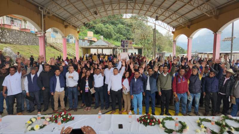 Acuerdan pueblos de la Sierra Mazateca apoyo incondicional a Marcelo Ebrard