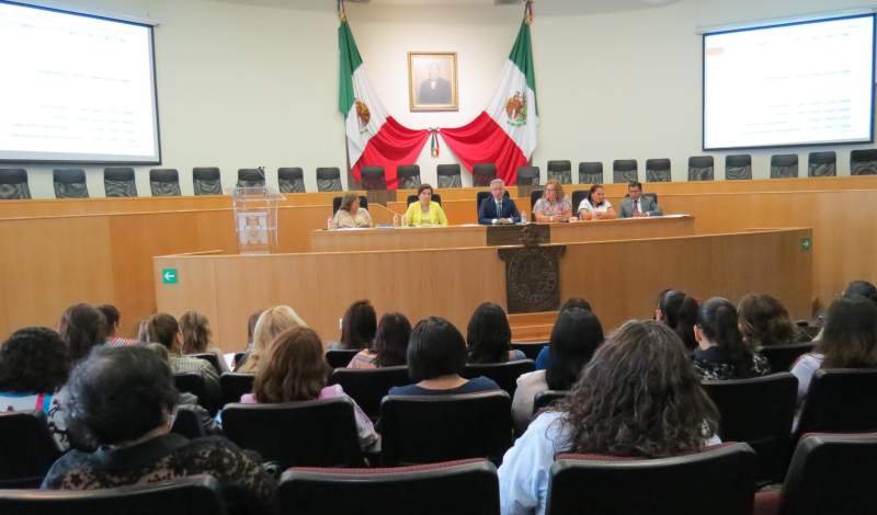 Fortalece titular del Poder Judicial diálogo constructivo con juezas y jueces