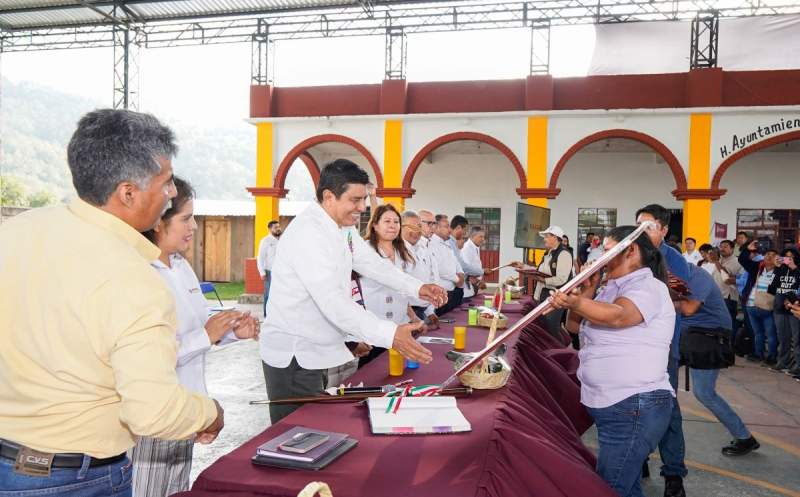 Refrenda Gobierno de Oaxaca compromiso con municipios de la Mixteca