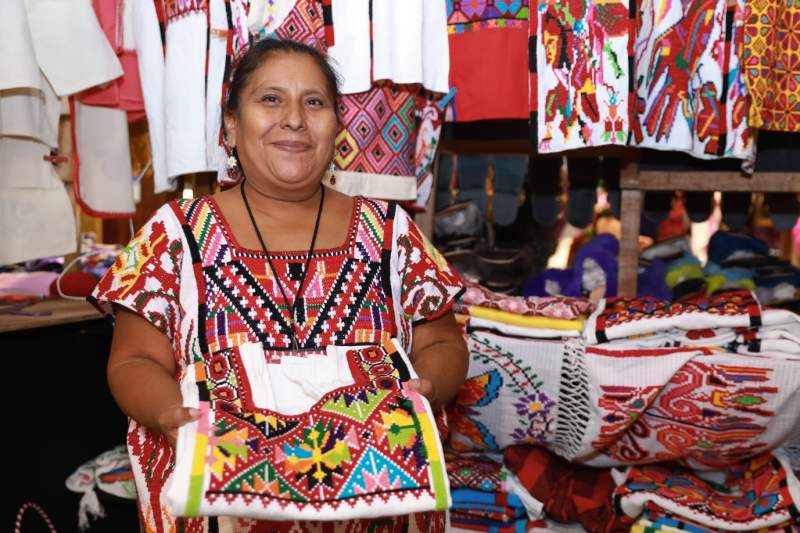 Reúne Feria Artesanal Guelaguetza 2023 a 65 municipios de las diferentes regiones de Oaxaca