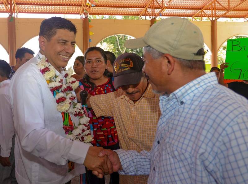 Con más de 21 mdp, impulsa Jara Cruz el desarrollo y bienestar de Santa María Jacatepec