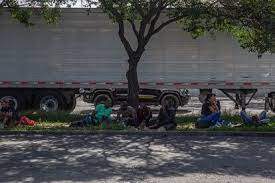 Los nuevos obstáculos de los migrantes para alcanzar la frontera: “En bus nos roban y nos extorsiona la policía”