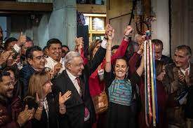 El otoño de López Obrador: arranca su último año con la popularidad intacta y proyectos estrella por rematar
